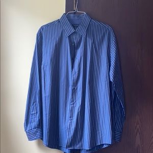Van Heusen long sleeved button down shirt
